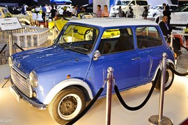 Ngắm “xế cụ” 50 tuổi Mini Cooper 1967 tại Việt Nam